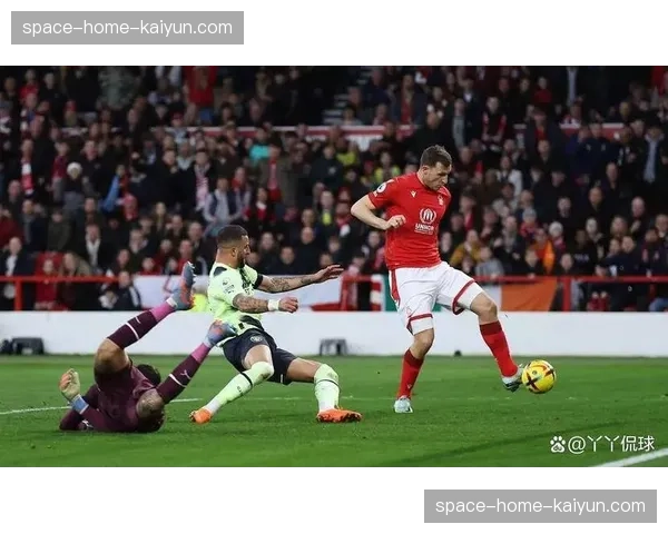 曼城迎战诺丁汉森林，瓜迪奥拉赛前强调中场拦截效率